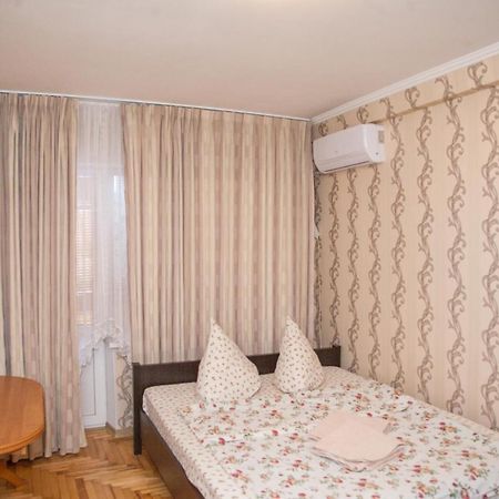 1 room apart on str. Ukrainskaya 34 Zaporizhia Luaran gambar